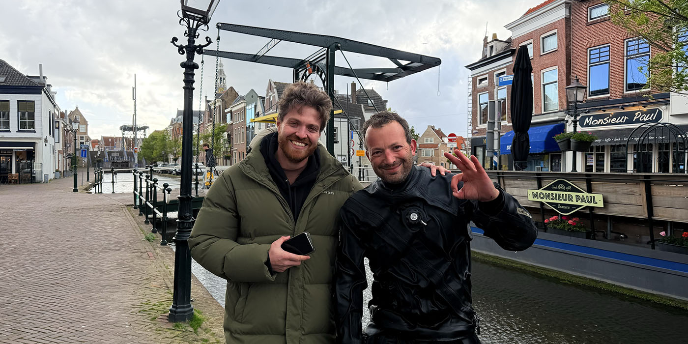 iPhone 16 Pro Max uit het water in Maassluis