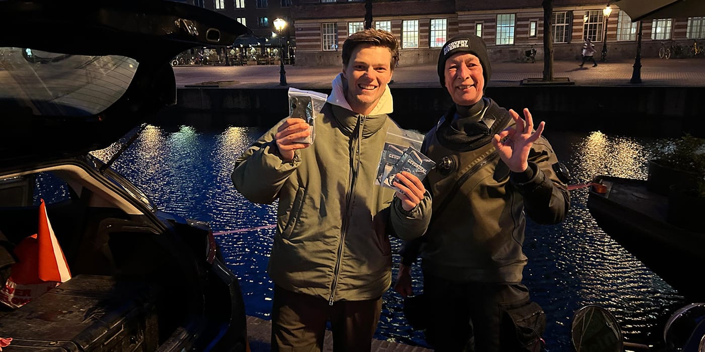 Professionele duikactie langs de Nieuwe Rijn