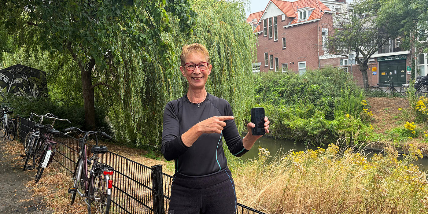 Zondagse duikactie redt verloren mobiel in Den Haag