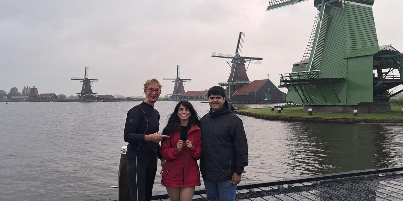 Tripod valt om, telefoon verdwijnt in het water