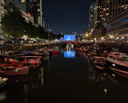 Jaws in Rotterdam: duikers zorgen voor spektakel